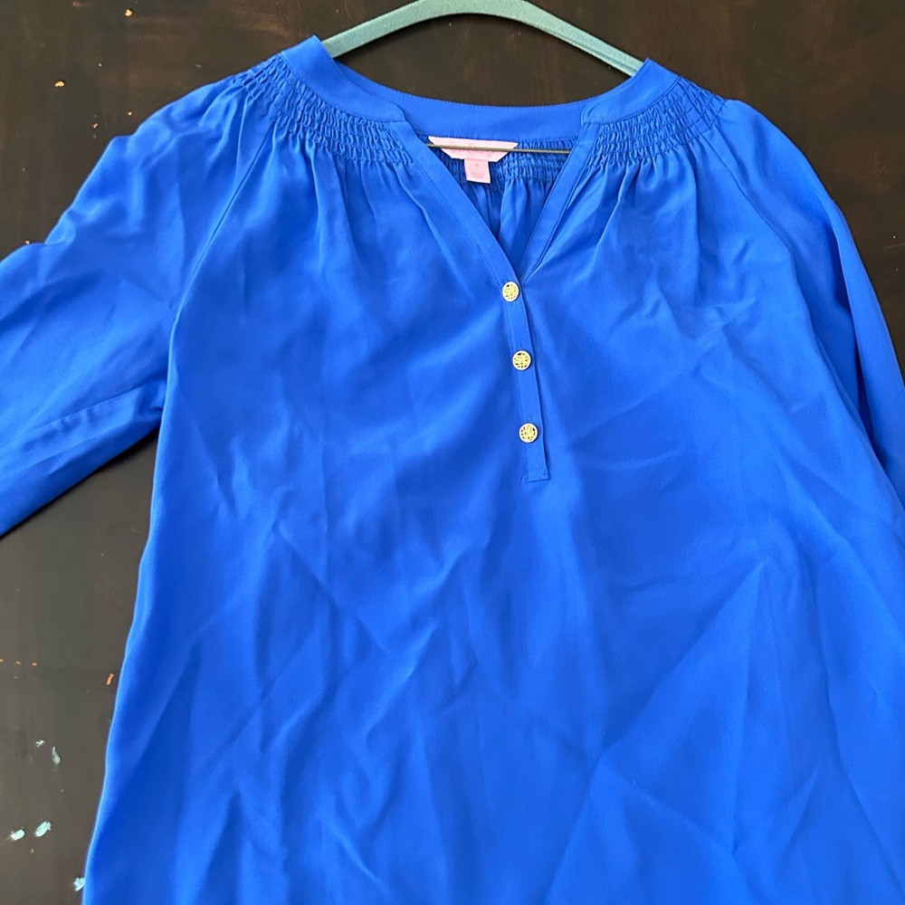 Blue silk blouse, lilly Pulitzer.